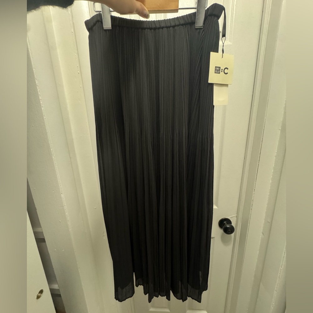 Uniqlo C Black Pleated Maxi Skirt